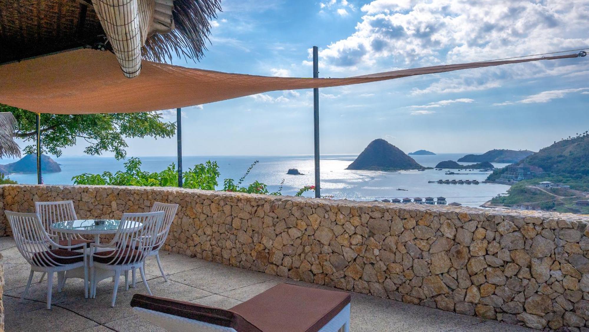 Hotel Elang Hillside Bamboo Labuan Bajo
