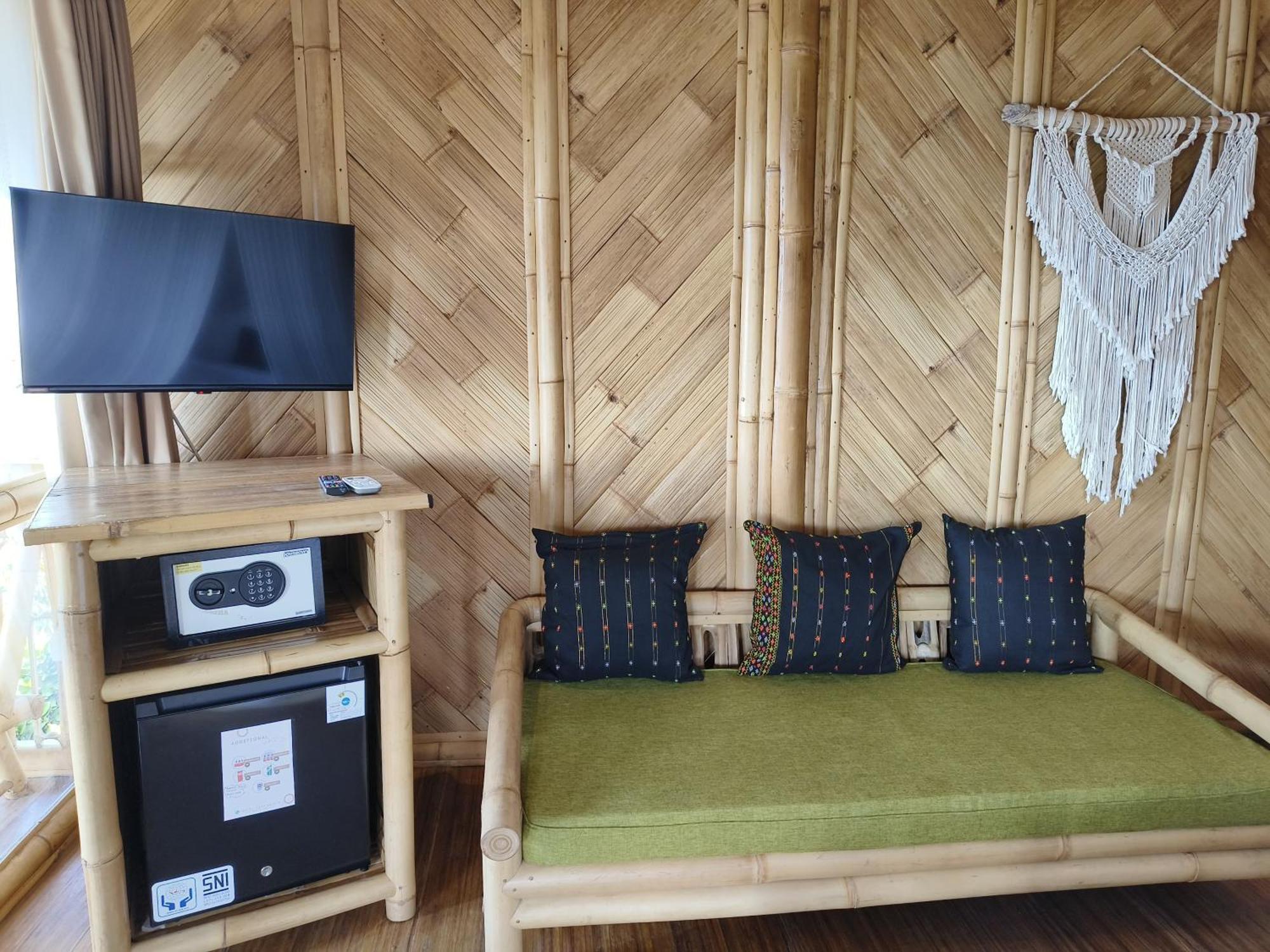 Elang Hillside Bamboo 3*