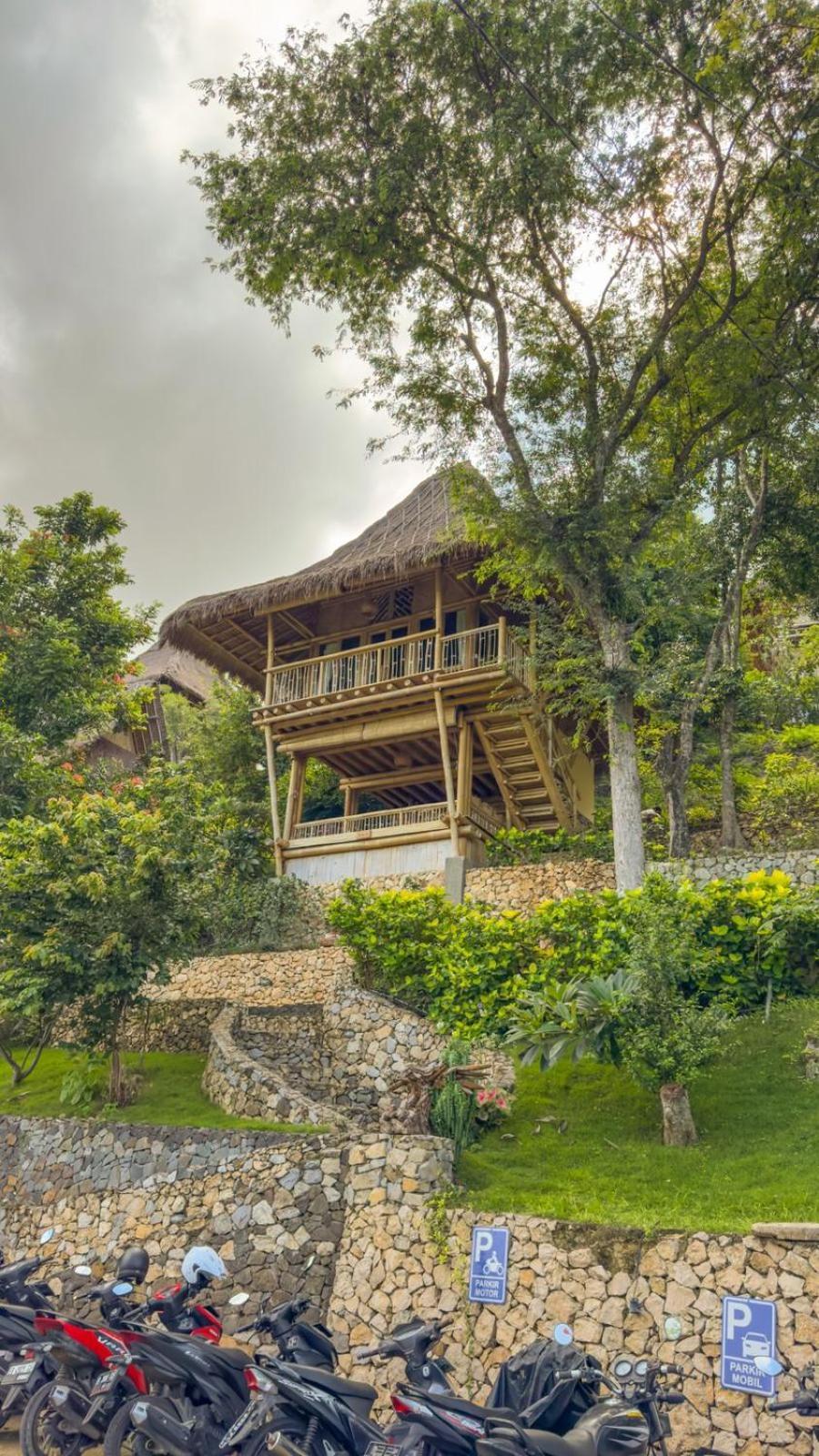 Hotel Elang Hillside Bamboo Labuan Bajo