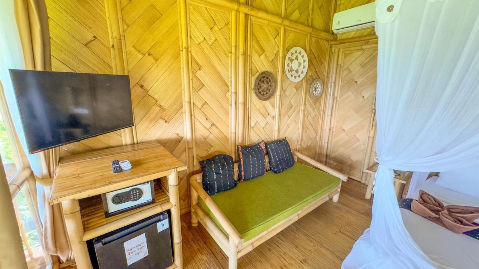 Elang Hillside Bamboo 3*